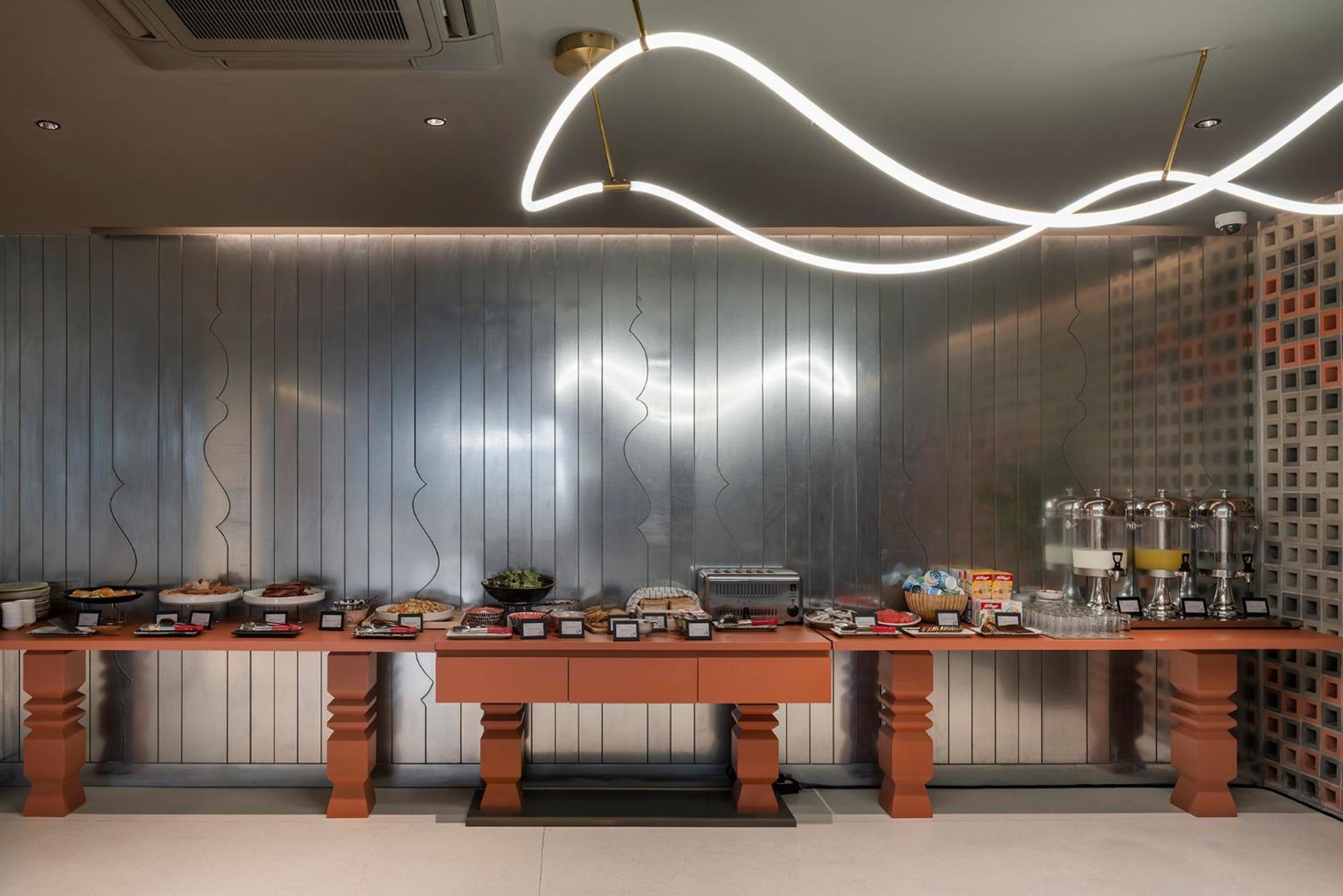 Lilit Bang Lumphu Hotel Bangkok Exterior photo